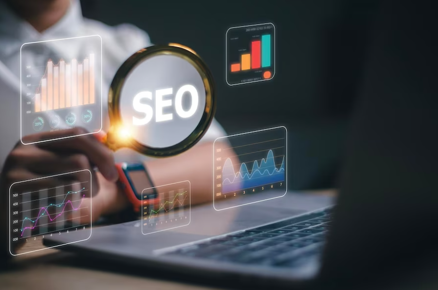 Utforska för- och nackdelarna med att indexera författarsidor för SEO. Lär dig när dessa sidor kan förbättra din synlighet och när de kan skapa duplicerat innehåll.